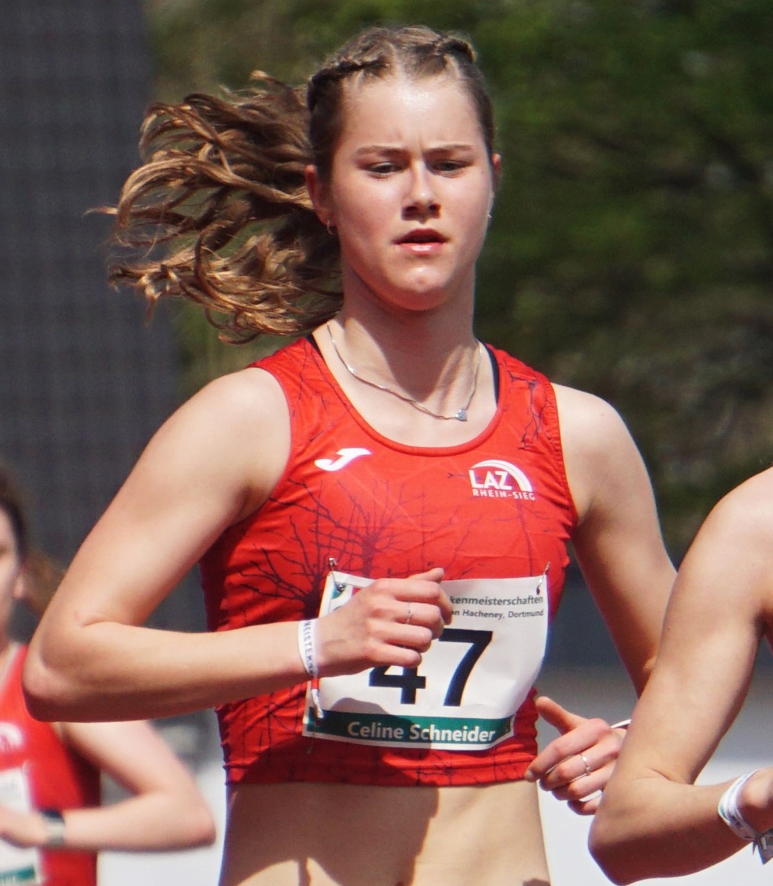 Celine Schneider wird Deutsche Vizemeisterin im Berglauf - LAZ Rhein-Sieg
